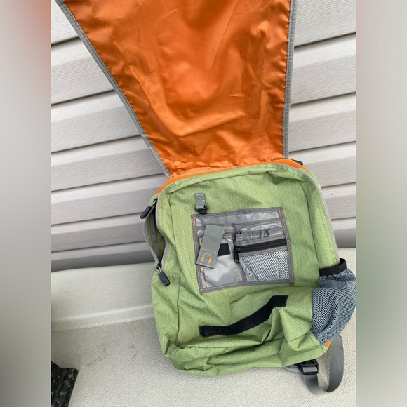 High Sierra one shoulder backpack - Picture 8 of 12